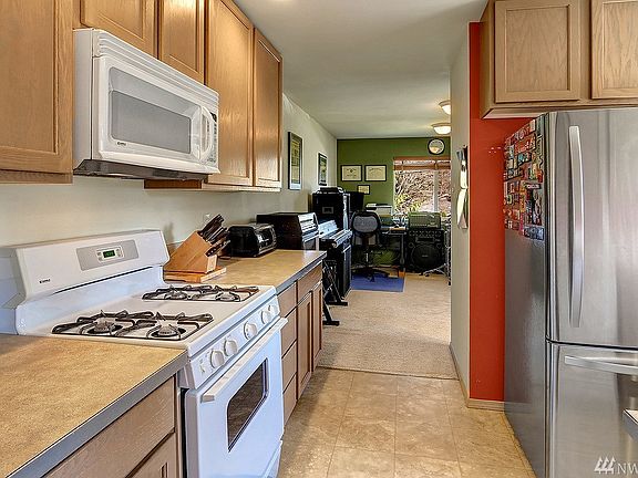 4th image of 14332 Burke Ave N