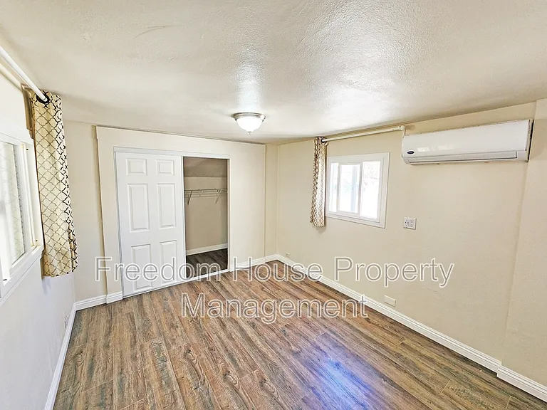 1080 W Windsong Ln #B — Photo 15