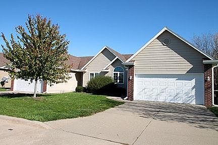 1st image of 1901 NW Ash Dr