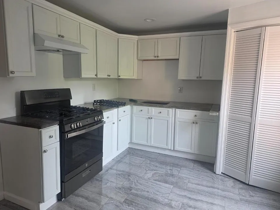 139 Monticello Ave #3