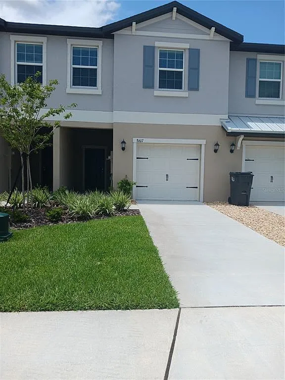 3 bed, 2.5 bath, 1666 sqft, $2,100 — Photo 1