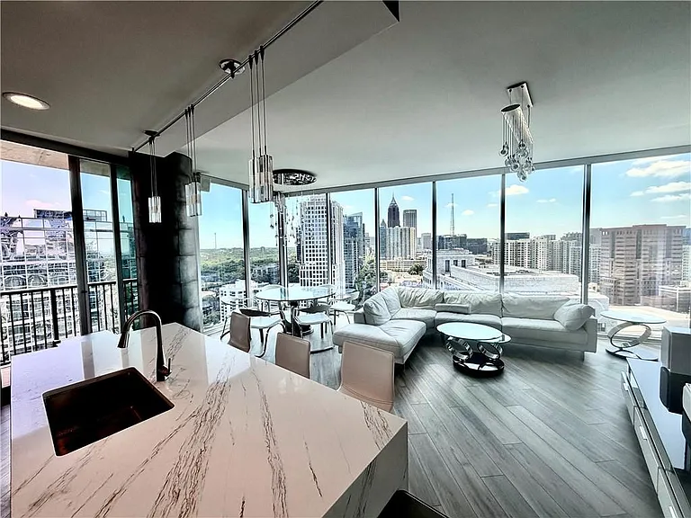 1080 Peachtree St NE #2110 — Photo 18