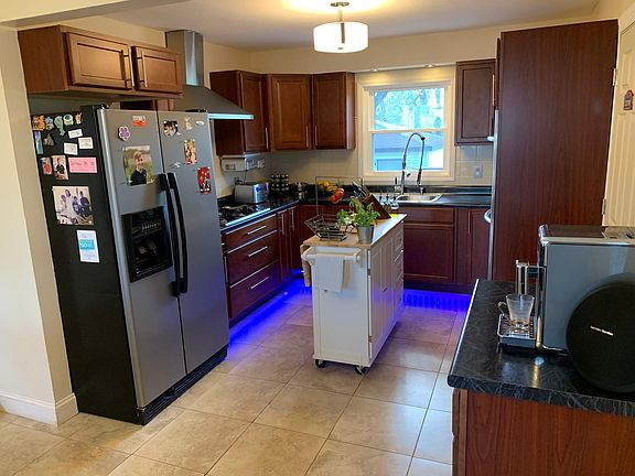 5th image of 912 Idlewild Dr