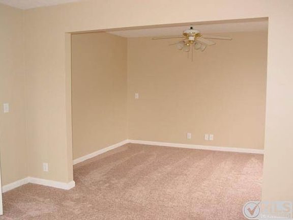 5th image of 2306 N Cromwell Ct