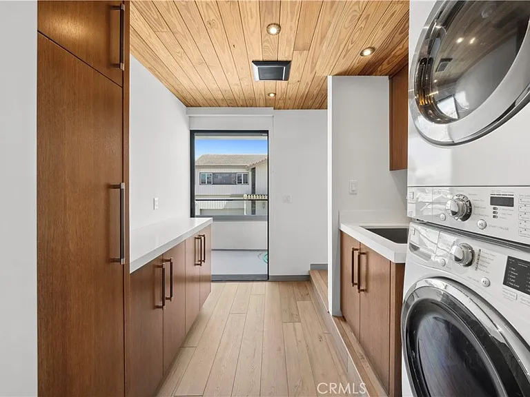 800 W Oceanfront — Photo 27