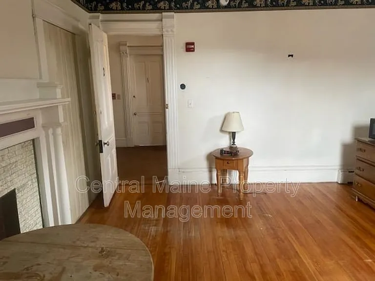 256 Main St #2 — Photo 4