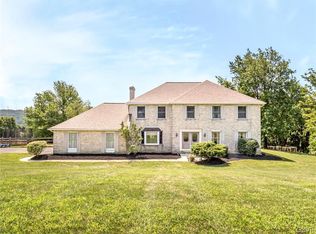 6181 Acorn Dr, Emmaus, PA 18049