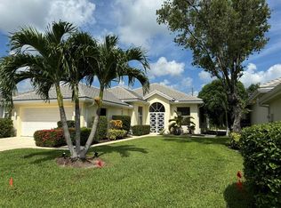 4957 SE Heartleaf Ter, Hobe Sound, FL 33455