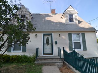 5 Hillside Pl, Norwalk, CT 06854