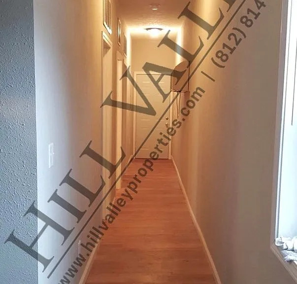 1011 Elm St — Photo 6