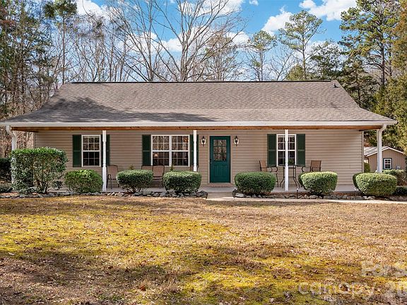 2nd image of 7710 Walkup Rd