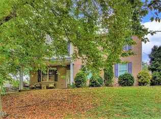 1505 Lisa Dr, Maryville, TN 37803