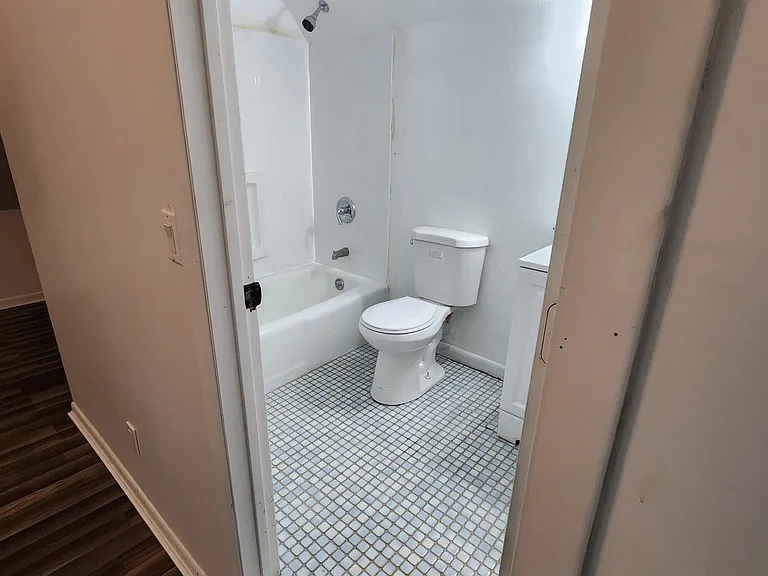 435 N Main St #5 — Photo 9