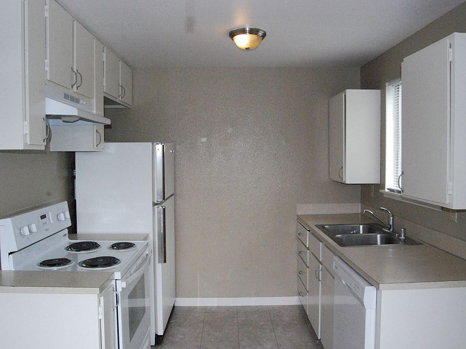 1st image of 115 Lippert Dr W APT 207