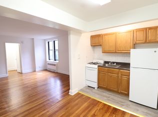86-61 208th St #3E, Queens Village, NY 11427