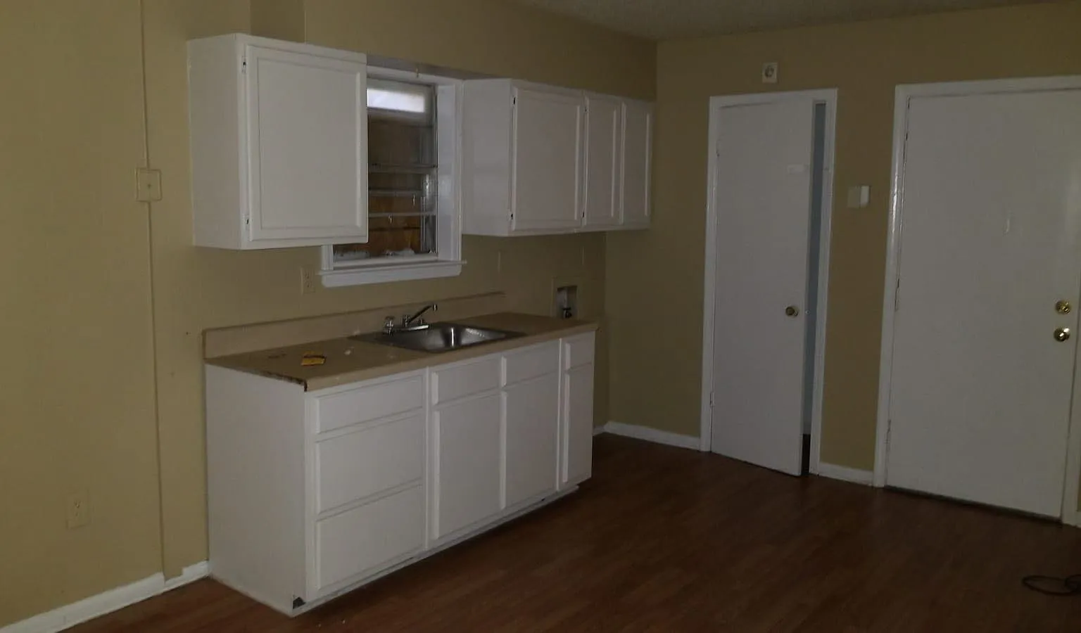 Renovated 3BR SFR — Photo 2