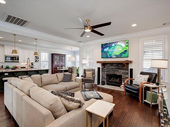 5th image of 232 Dixon Court