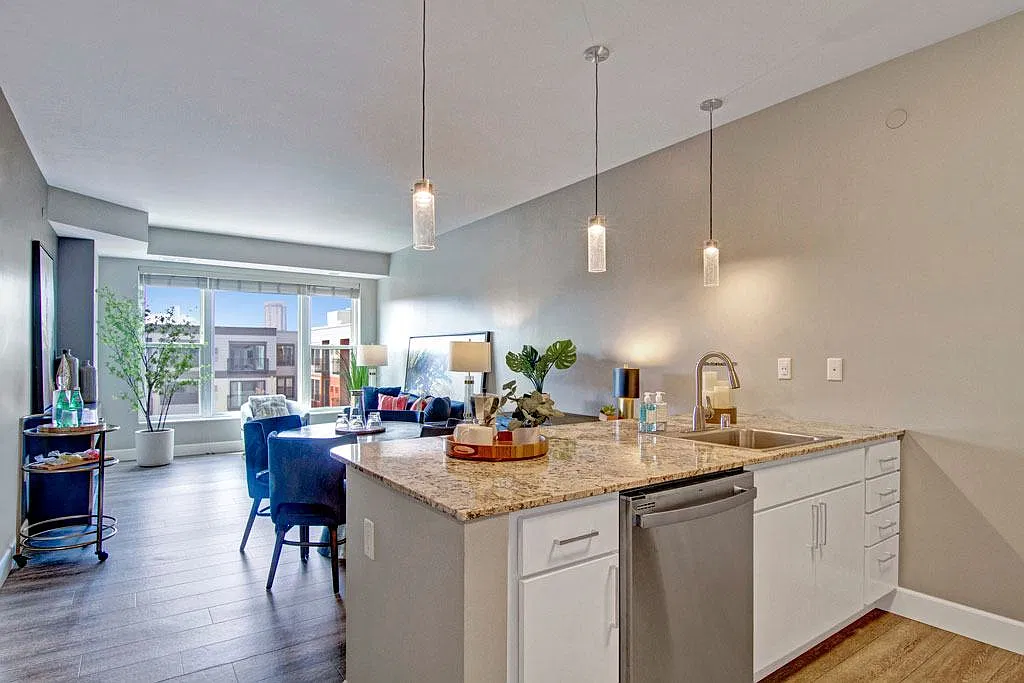 Gatsby Apartments — Photo 3