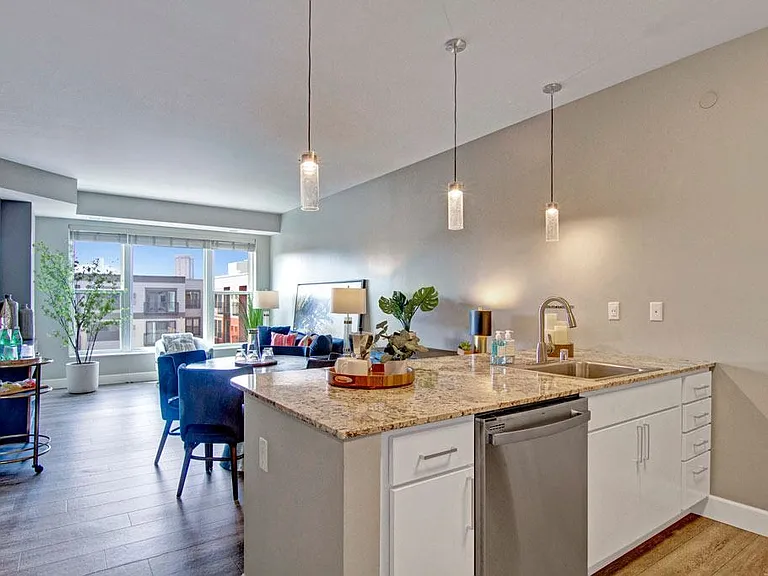 Gatsby Apartments — Photo 6