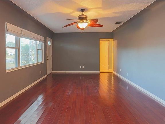 3rd image of 3850 20th Ave N