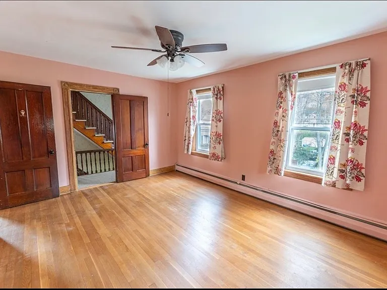 8 Linwood St — Photo 9