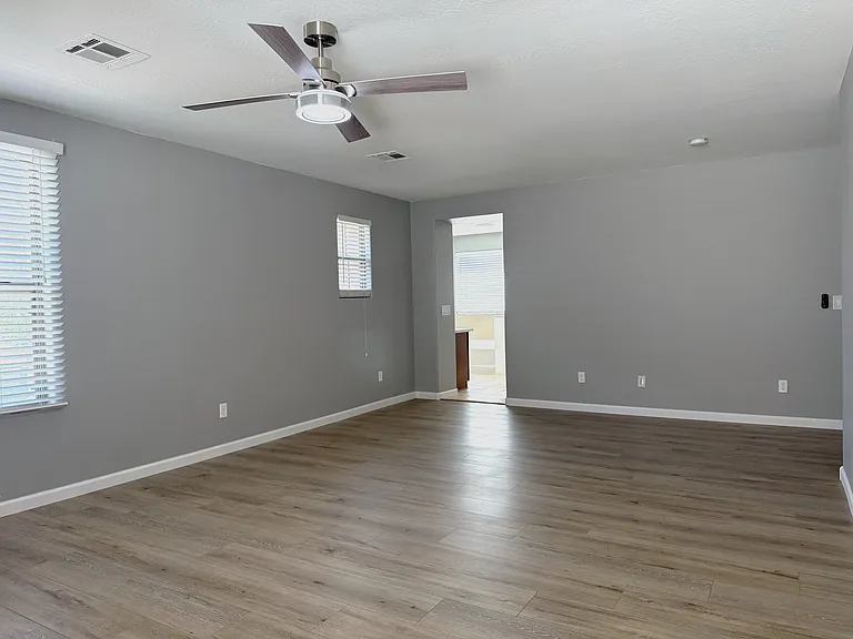 4056 E Devon Dr — Photo 14