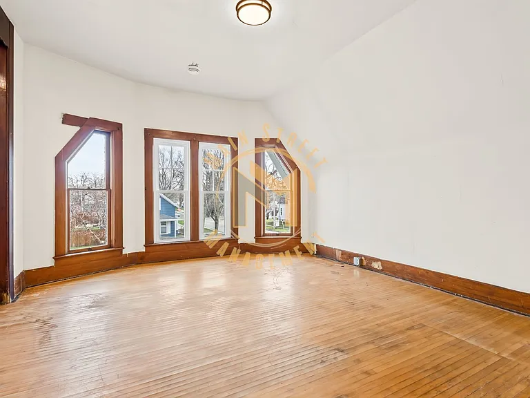 503 N Michigan St — Photo 20