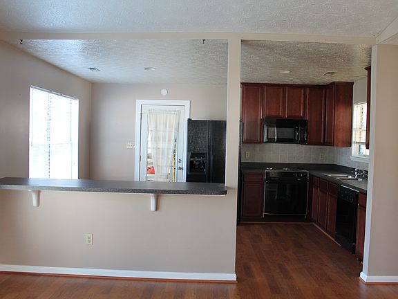 3rd image of 639 Trails Ln