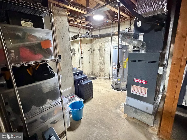 335 Danbury Ct #335 — Photo 37