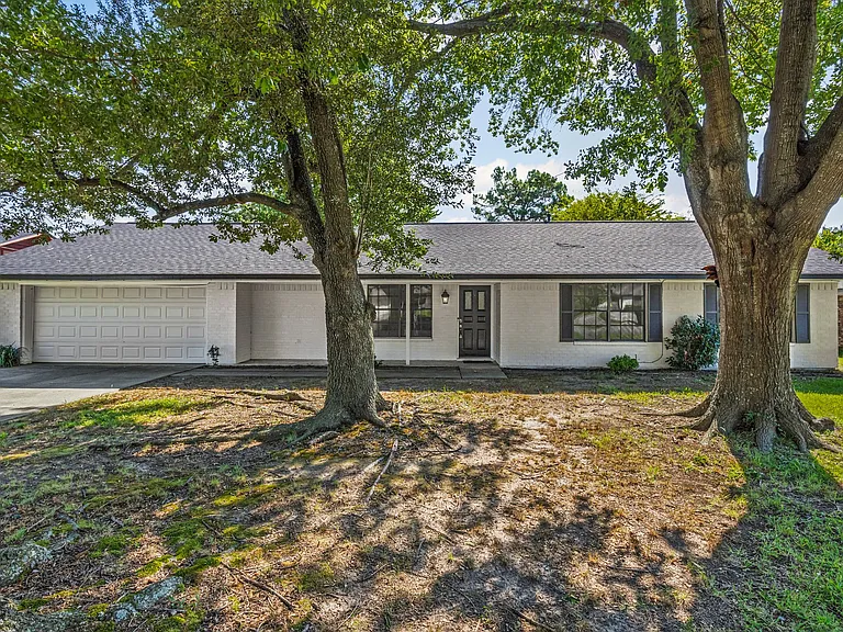 221 Azalea Dr — Photo 27