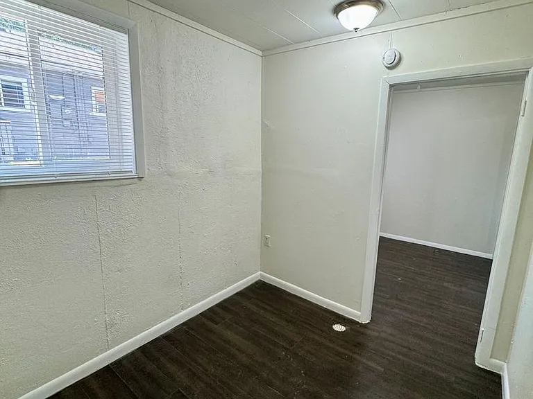 1550 Kendall St — Photo 1