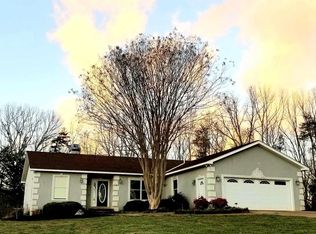 329 Savage Trl, Cleveland, GA 30528