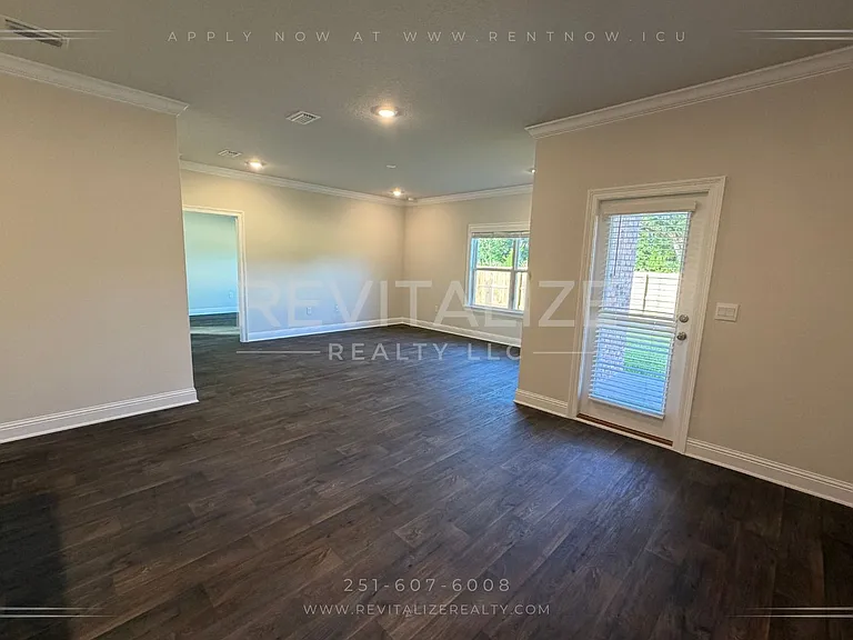 14930 Dayton Cir — Photo 17