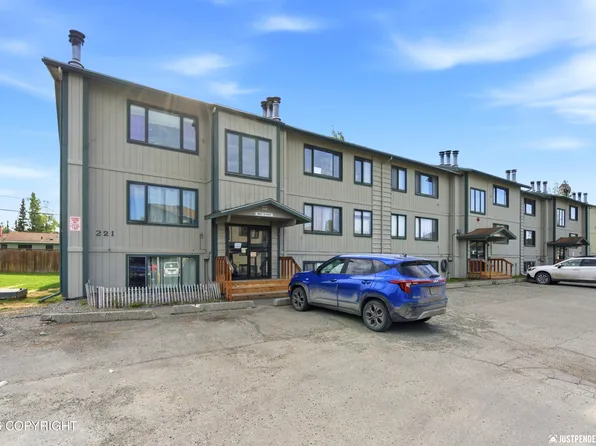 221 McCarrey St #11-2B, Anchorage, AK 99508