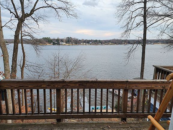 2nd image of 625 N Lakeshore Dr