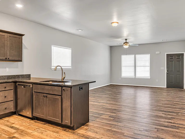 1623 E Timberridge Dr — Photo 9