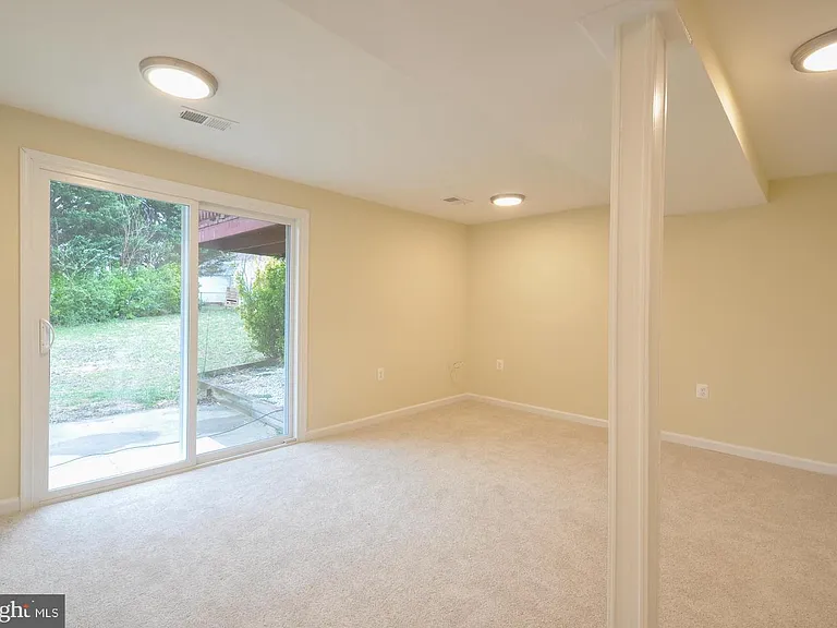 14006 Mapledale Ave — Photo 8