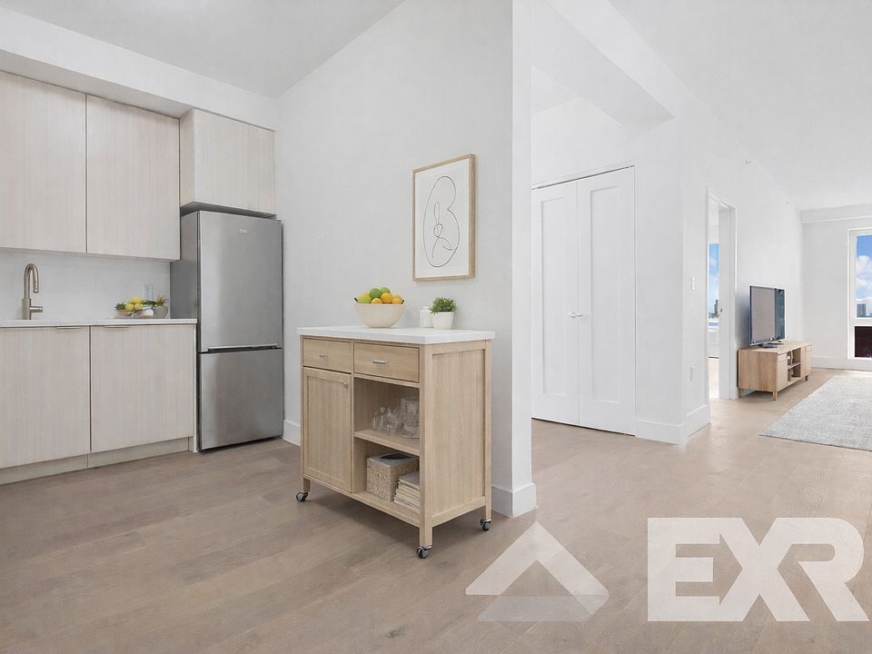 1st image of 48 Somers St #102