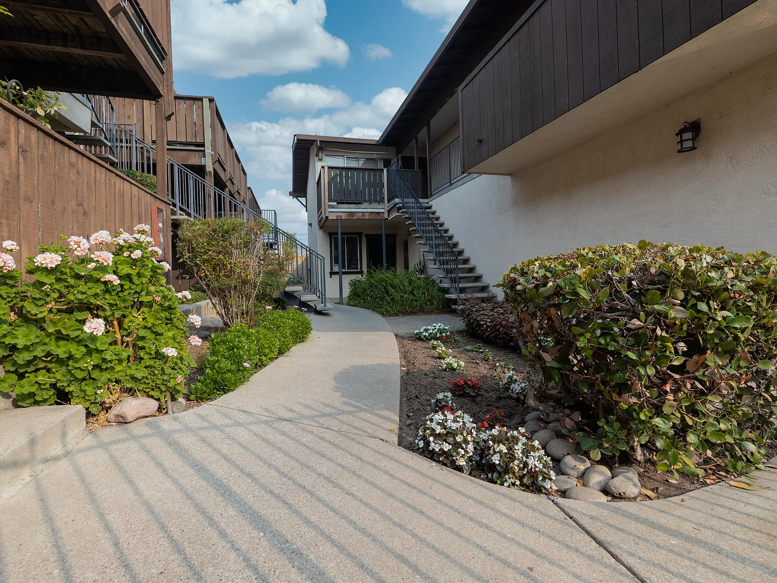 2 bed, $2,400 — Photo 3