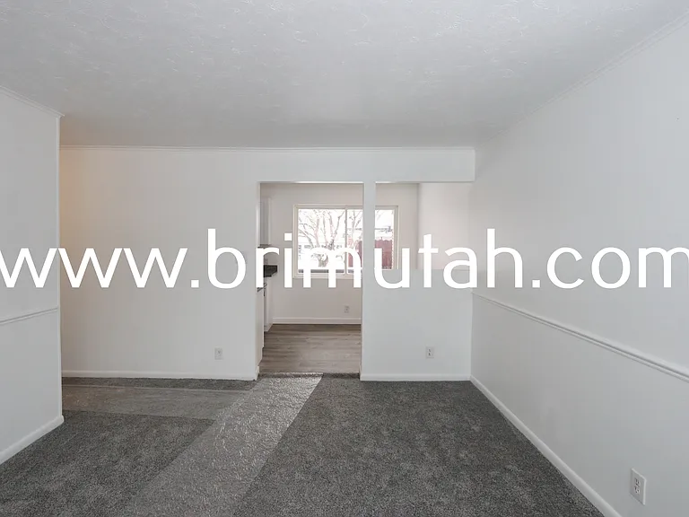 5856 S 157 W — Photo 4
