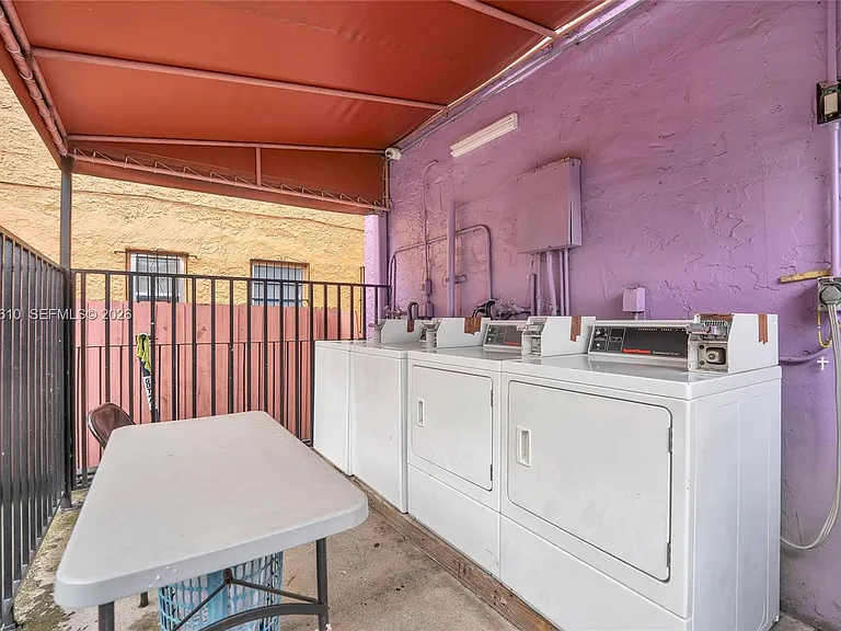 1554 SW 5th St #11C — Photo 8