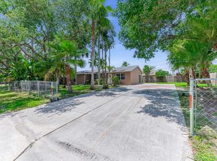 9159 Honeywell Rd, Lake Worth, FL 33467