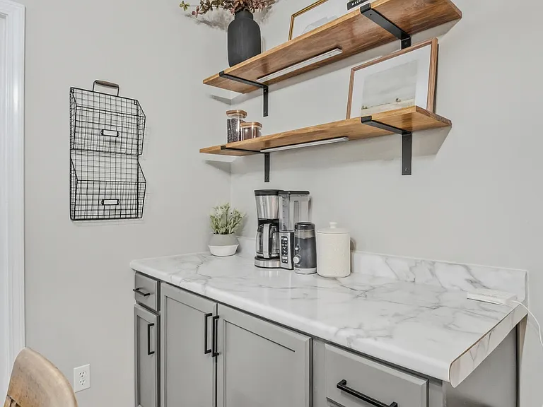 209 Norwich Dr — Photo 14