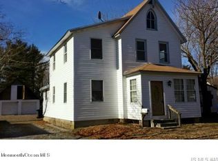 38 Division St, Manahawkin, NJ 08050