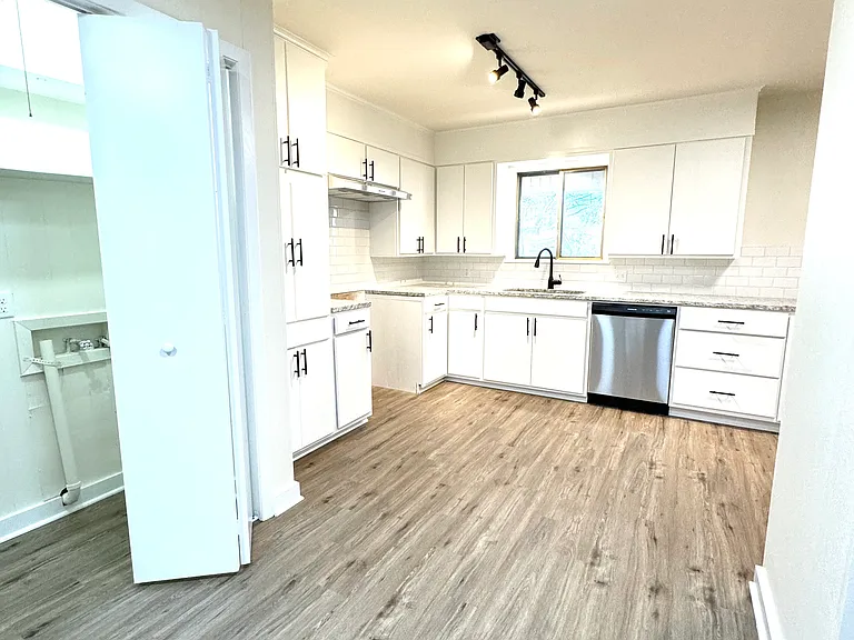 601 Ravenwood Dr — Photo 15