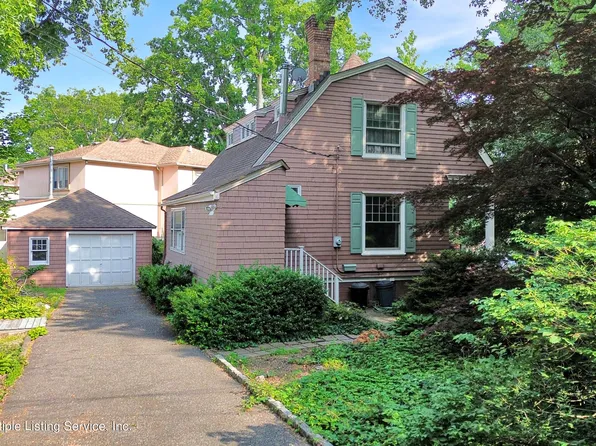 84 Acorn St, Staten Island, NY 10306