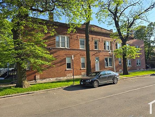 2nd image of 5700 S Wolcott Ave #1F