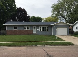 509 Burgess Rd, Yankton, SD 57078