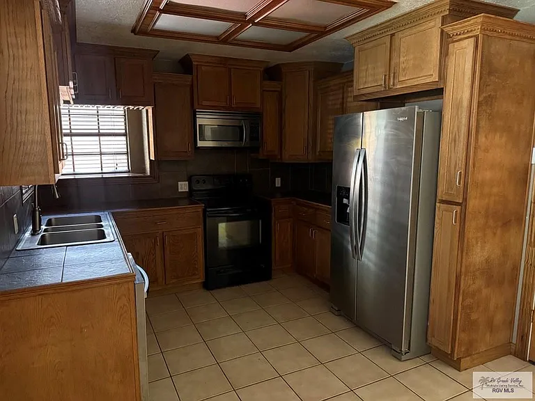 1044 Alta Mesa Blvd — Photo 4