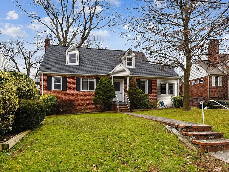 210 E Hamilton Ave — Photo 44
